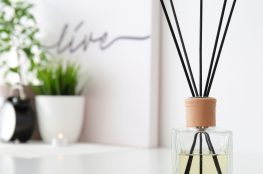 https://www.bdivinearoma.com/how-to-make-your-home-smell-amazing-without-toxic-chemicals/